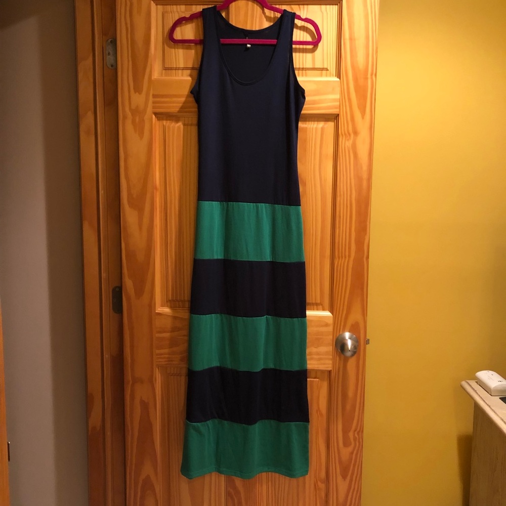 Stunning navy and green midi dress! Size S
